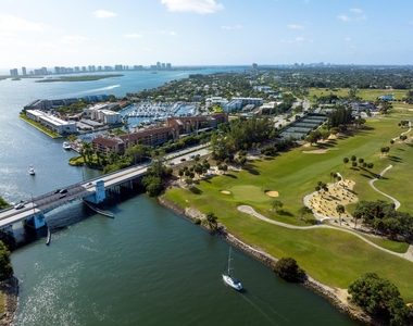 110 Shore Court - Photo Thumbnail 20