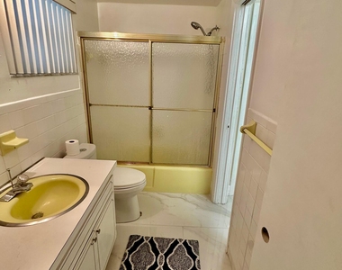 330 Se 2nd Street - Photo Thumbnail 5