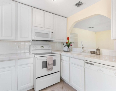 272 Ne 13th Street - Photo Thumbnail 8