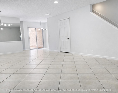 703 Crosswinds Drive - Photo Thumbnail 4