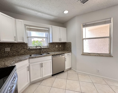 703 Crosswinds Drive - Photo Thumbnail 3
