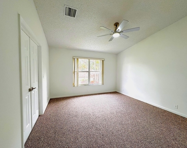 703 Crosswinds Drive - Photo Thumbnail 7