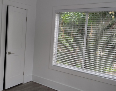21 Se 11th Avenue - Photo Thumbnail 5