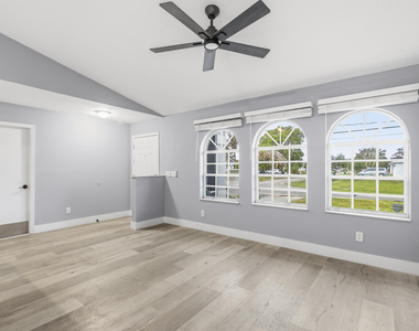 1717 Sw Burlington Street - Photo Thumbnail 6