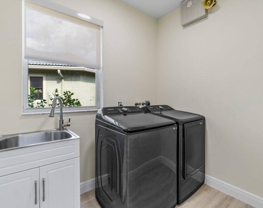 15621 Latina Place - Photo Thumbnail 32