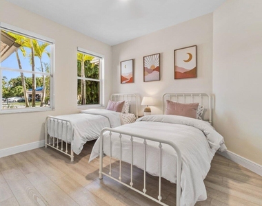 15621 Latina Place - Photo Thumbnail 19