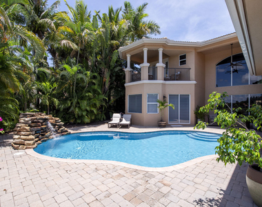 8801 Wellington View Drive - Photo Thumbnail 3