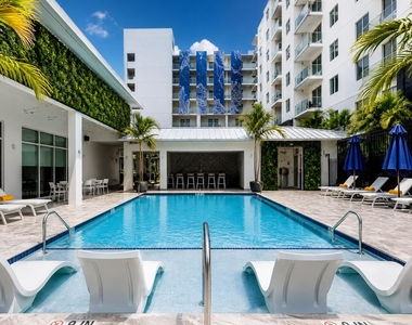 1621 S Dixie Highway - Photo Thumbnail 13