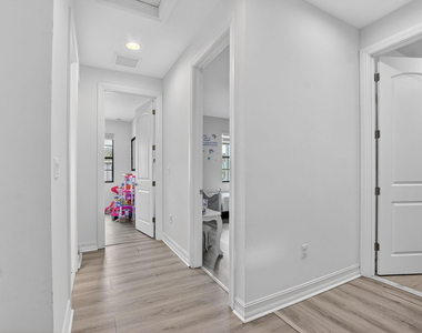 10106 Akenside Drive - Photo Thumbnail 16