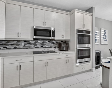 10106 Akenside Drive - Photo Thumbnail 13