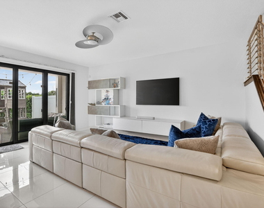 10106 Akenside Drive - Photo Thumbnail 6