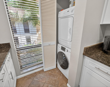 605 Brackenwood Cove - Photo Thumbnail 11