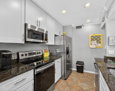 605 Brackenwood Cove - Photo Thumbnail 12