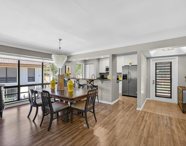 605 Brackenwood Cove - Photo Thumbnail 4