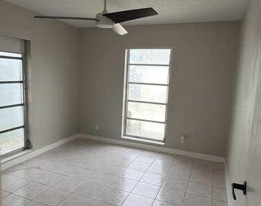 47 Se 13th Street - Photo Thumbnail 10