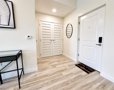 1621 S Dixie Highway - Photo Thumbnail 1
