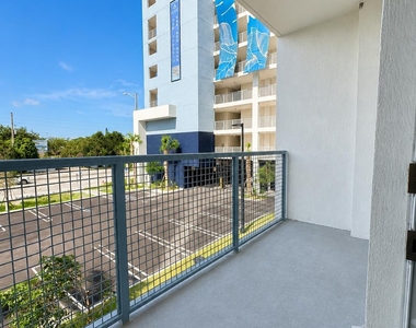 1621 S Dixie Highway - Photo Thumbnail 4