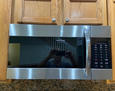 13377 Georgian Court - Photo Thumbnail 8