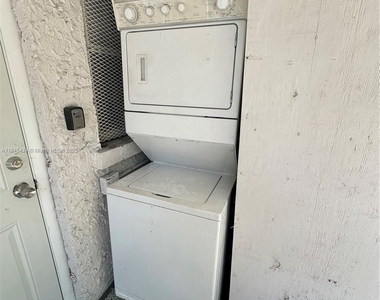 267 Nw 33rd Street - Photo Thumbnail 14