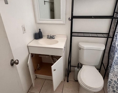 1132 Nw 5th Court - Photo Thumbnail 7