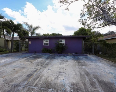 1132 Nw 5th Court - Photo Thumbnail 2