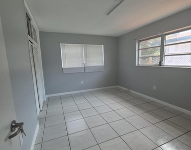 7221 Venetian Street - Photo Thumbnail 7