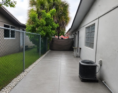 7221 Venetian Street - Photo Thumbnail 9