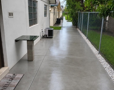 7221 Venetian Street - Photo Thumbnail 10