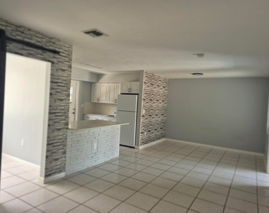 7221 Venetian Street - Photo Thumbnail 3