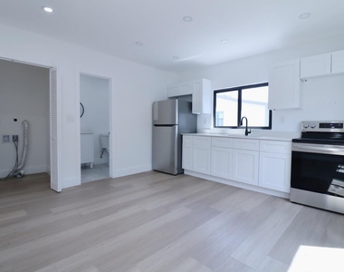 3040 Nw 13th Avenue - Photo Thumbnail 1