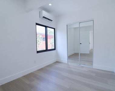 3040 Nw 13th Avenue - Photo Thumbnail 5