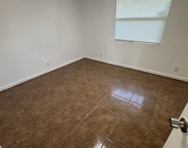 4356 Maine Street - Photo Thumbnail 7