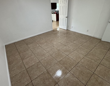 4356 Maine Street - Photo Thumbnail 3