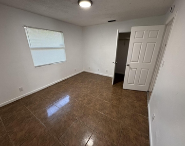 4356 Maine Street - Photo Thumbnail 5