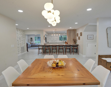 12213 Melissa Way - Photo Thumbnail 7