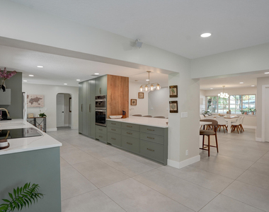 12213 Melissa Way - Photo Thumbnail 14