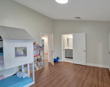 12213 Melissa Way - Photo Thumbnail 29