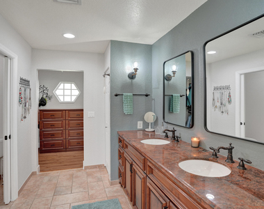 12213 Melissa Way - Photo Thumbnail 23