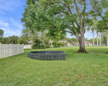12213 Melissa Way - Photo Thumbnail 45