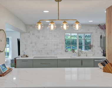 12213 Melissa Way - Photo Thumbnail 11