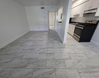 100 Sw 9th Street - Photo Thumbnail 1