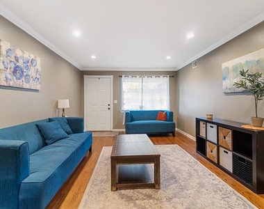 3229 Nw 68th Street - Photo Thumbnail 3