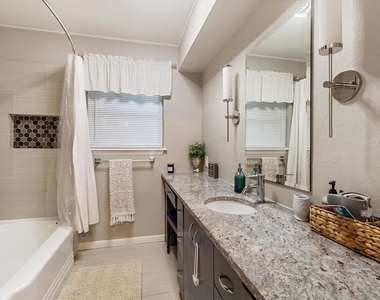3229 Nw 68th Street - Photo Thumbnail 14