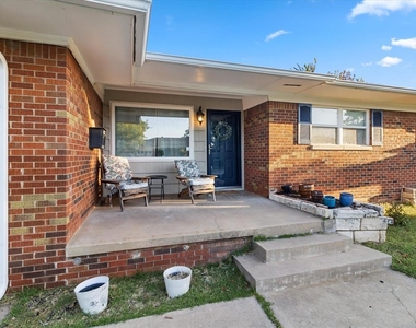 3229 Nw 68th Street - Photo Thumbnail 2