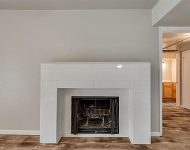 1725 E Lindsey Street - Photo Thumbnail 7