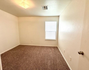 2500 Flame Lily Road - Photo Thumbnail 12