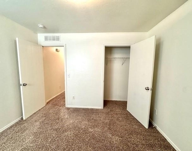 2500 Flame Lily Road - Photo Thumbnail 16
