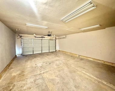 2500 Flame Lily Road - Photo Thumbnail 22