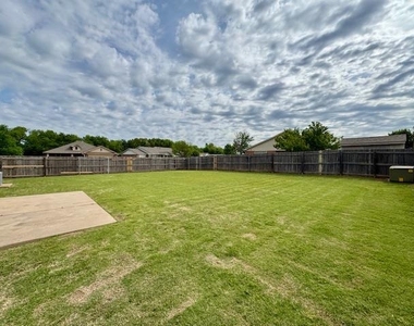 2500 Flame Lily Road - Photo Thumbnail 29