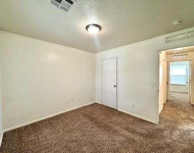 2500 Flame Lily Road - Photo Thumbnail 8